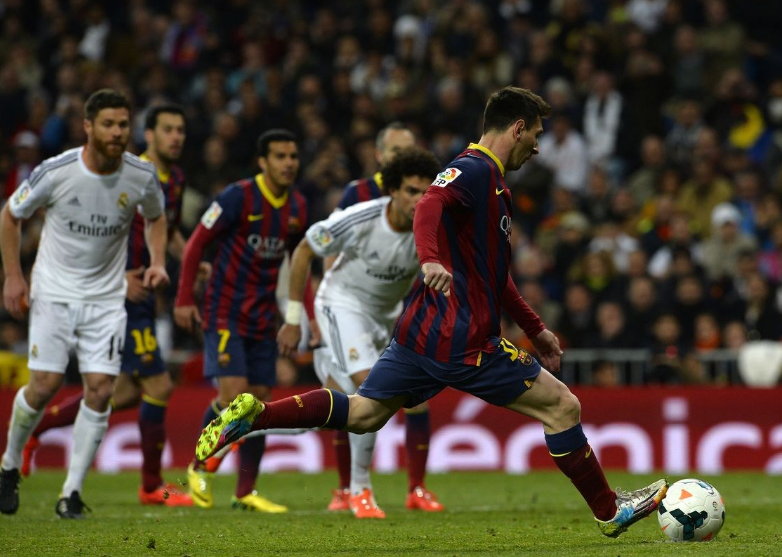 皇家马德里训练开放日，今晚再遭质疑引欢呼，国王杯在即，更衣室氛围转暖的简单介绍